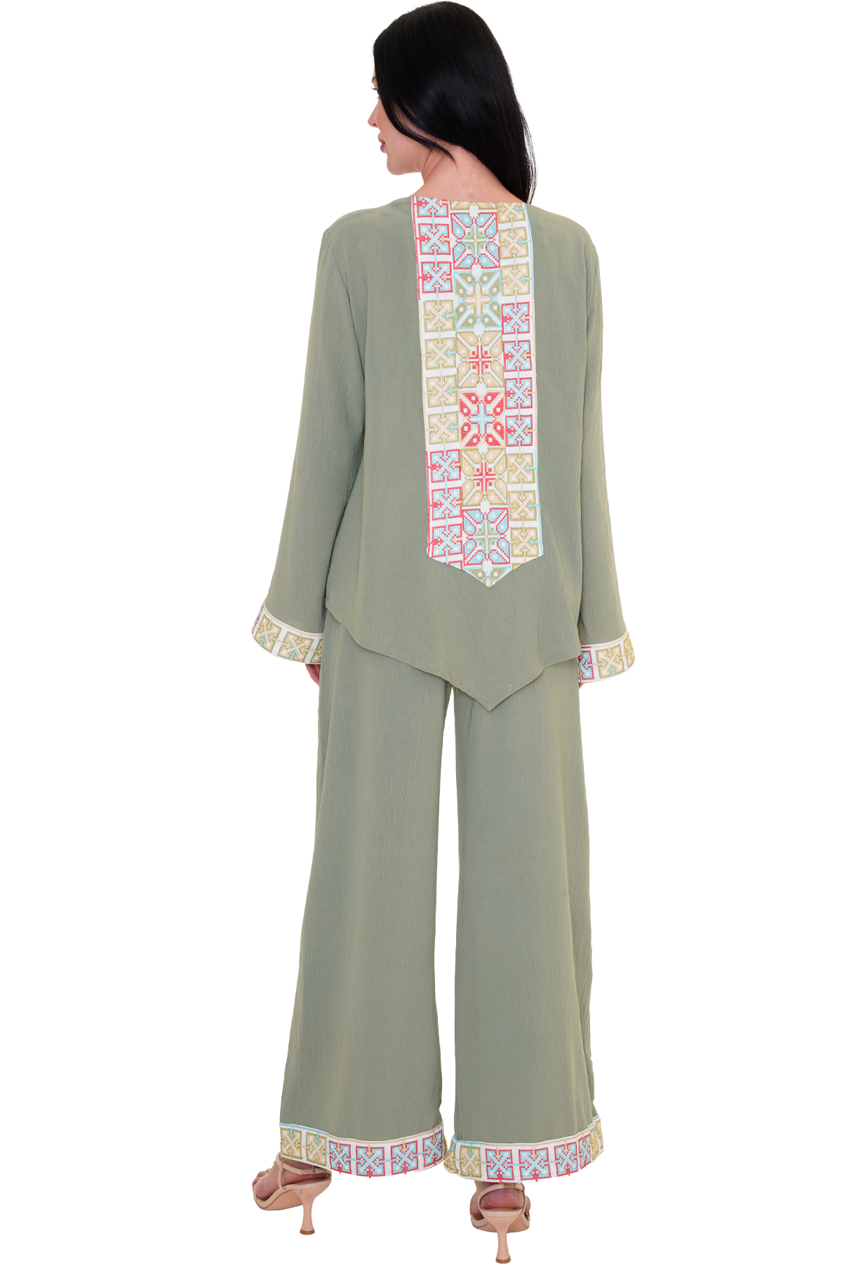 Embroidered Linen set