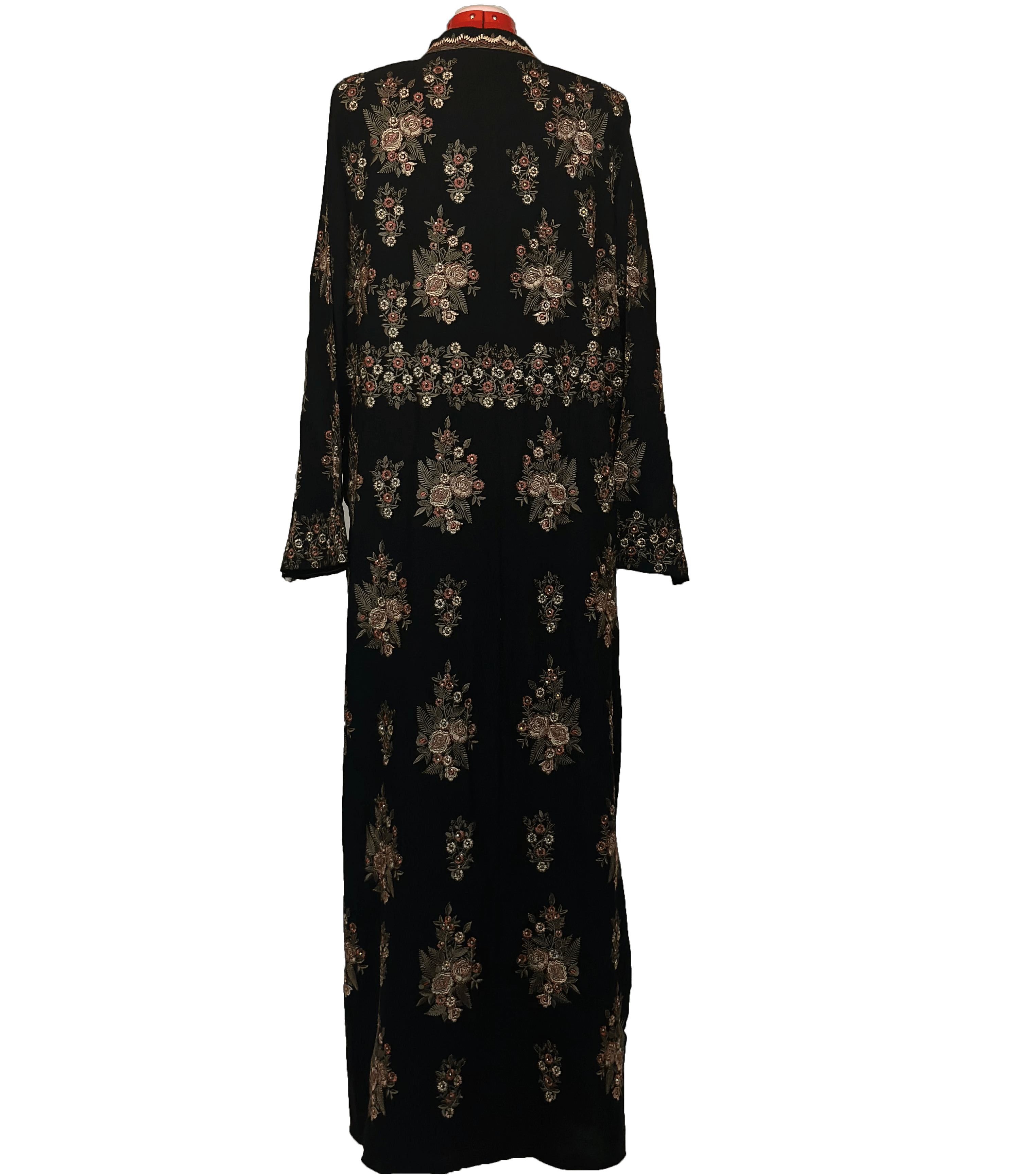 Henna-Adorned Ensemble Bisht - TATREEZ STORE